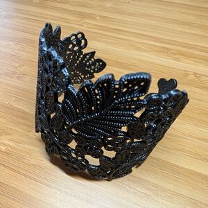 Detailed Black Chantilly Lace Cuff